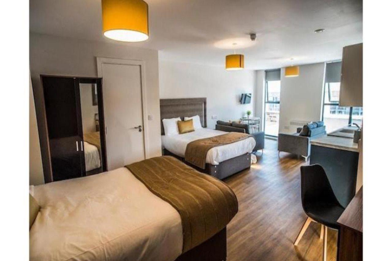 Oyo Vincent Apartments Liverpool Bagian luar foto