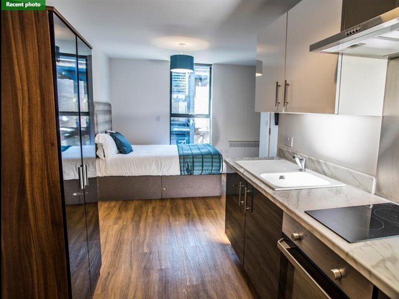 Oyo Vincent Apartments Liverpool Bagian luar foto