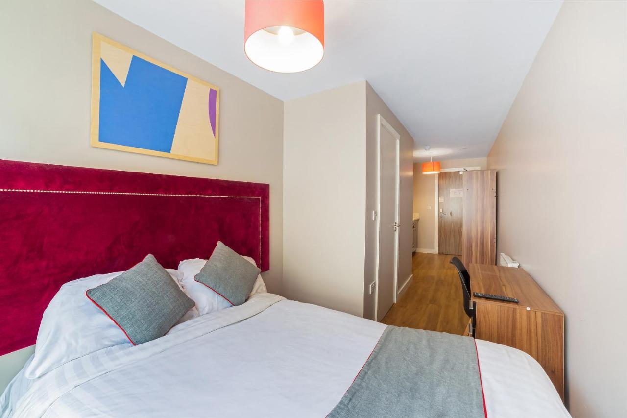 Oyo Vincent Apartments Liverpool Bagian luar foto