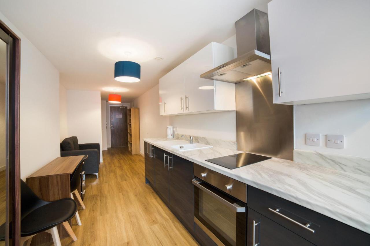 Oyo Vincent Apartments Liverpool Bagian luar foto