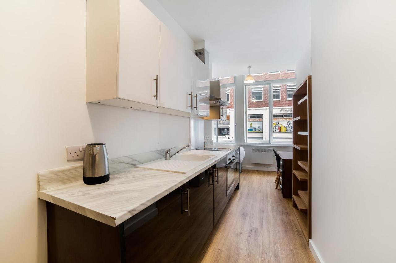 Oyo Vincent Apartments Liverpool Bagian luar foto