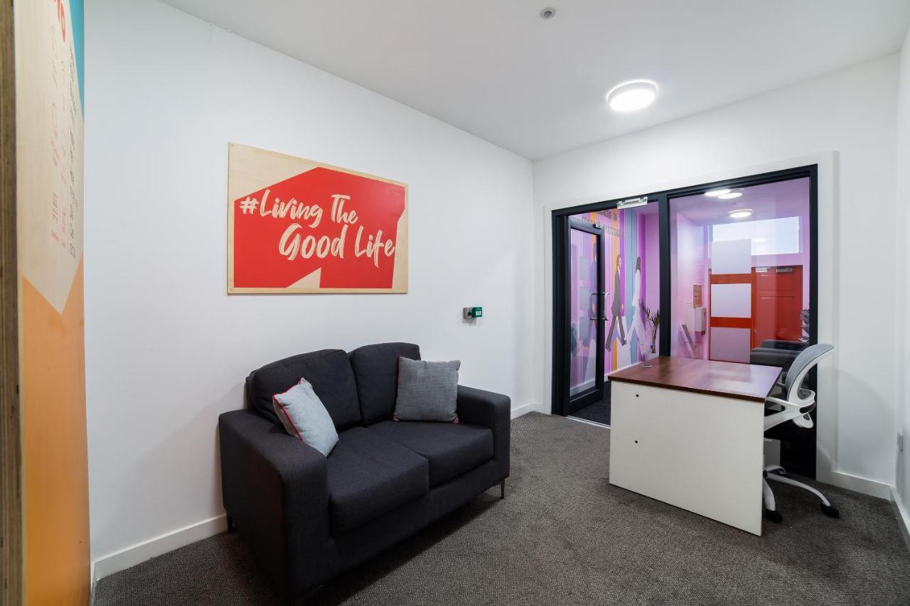 Oyo Vincent Apartments Liverpool Bagian luar foto