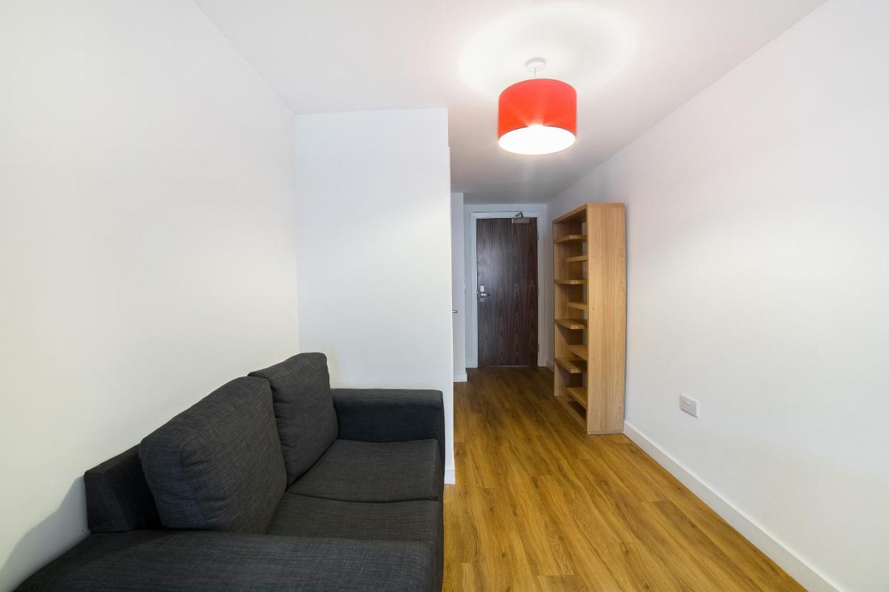 Oyo Vincent Apartments Liverpool Bagian luar foto