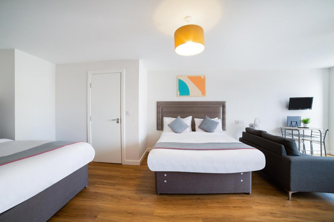 Oyo Vincent Apartments Liverpool Bagian luar foto