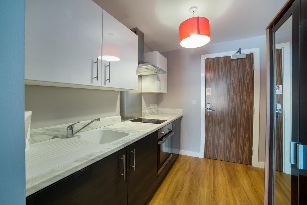 Oyo Vincent Apartments Liverpool Bagian luar foto