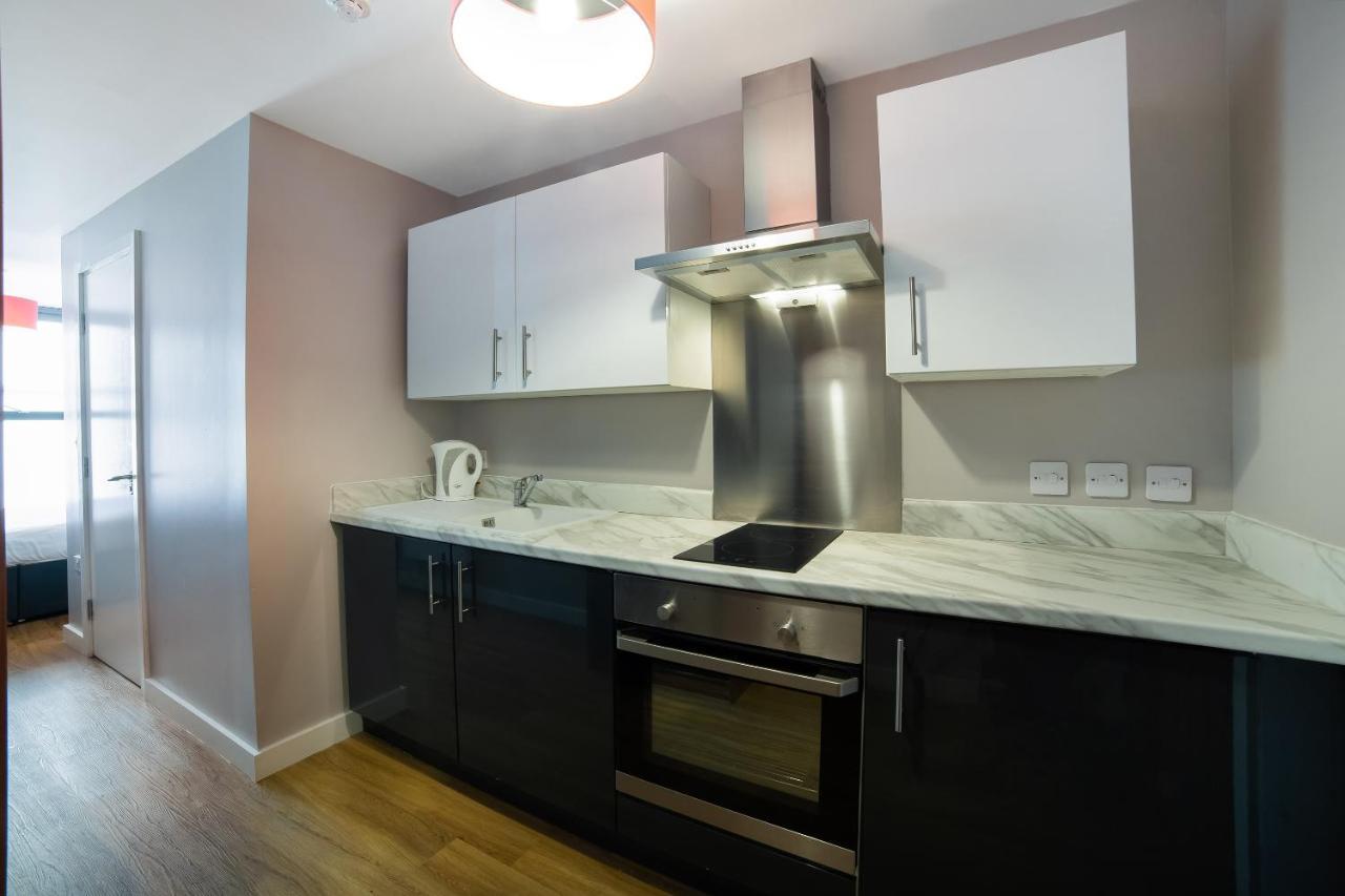 Oyo Vincent Apartments Liverpool Bagian luar foto