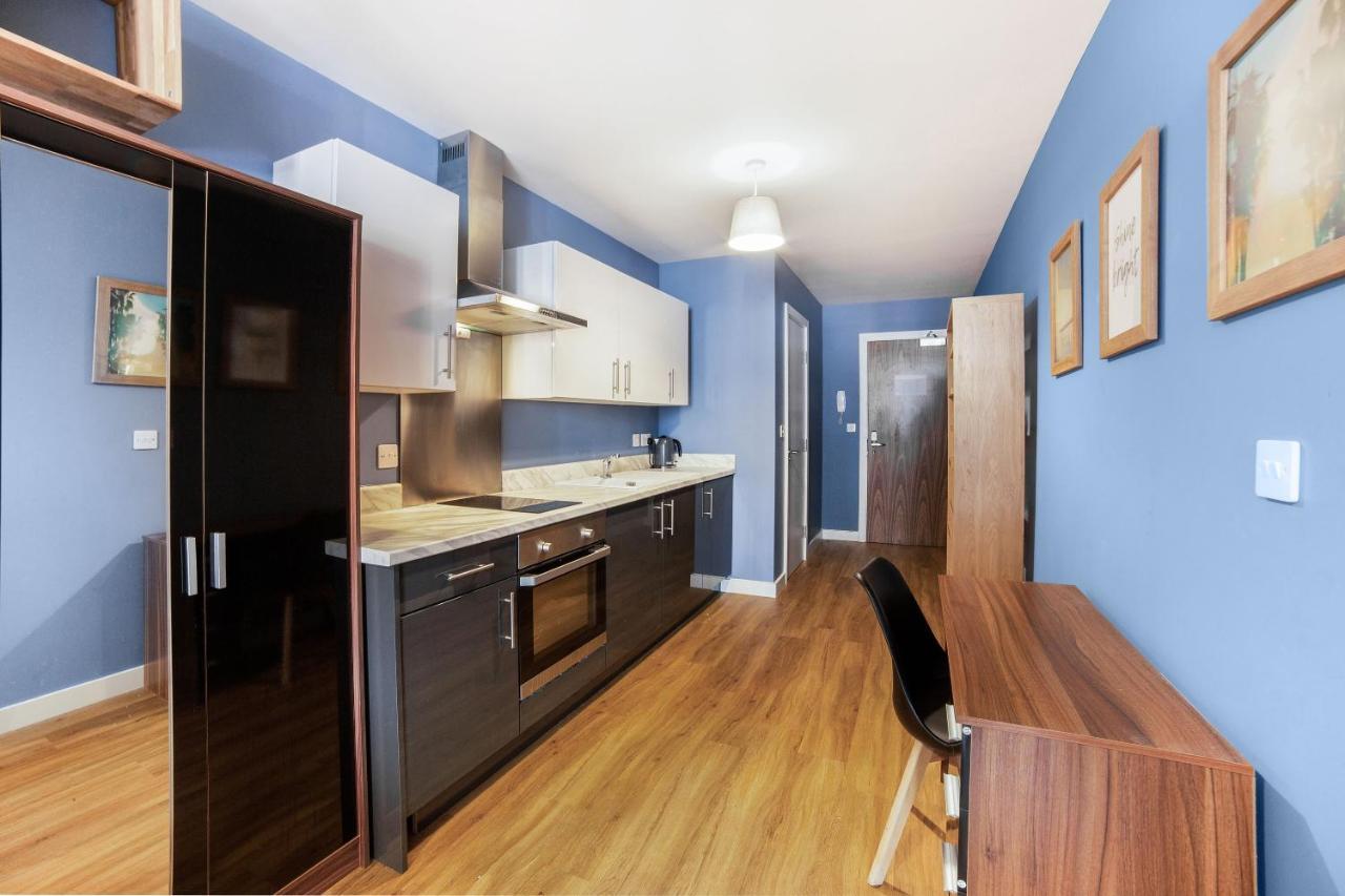 Oyo Vincent Apartments Liverpool Bagian luar foto