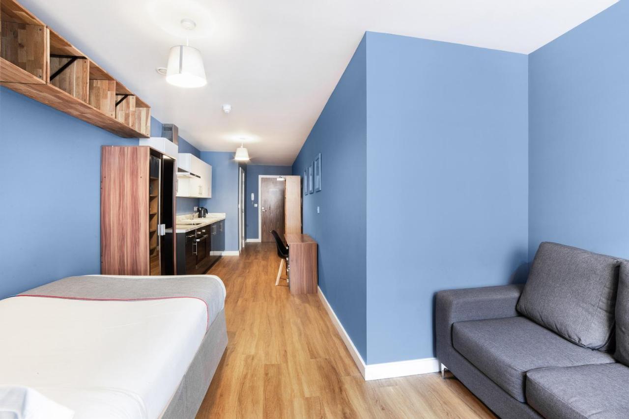 Oyo Vincent Apartments Liverpool Bagian luar foto